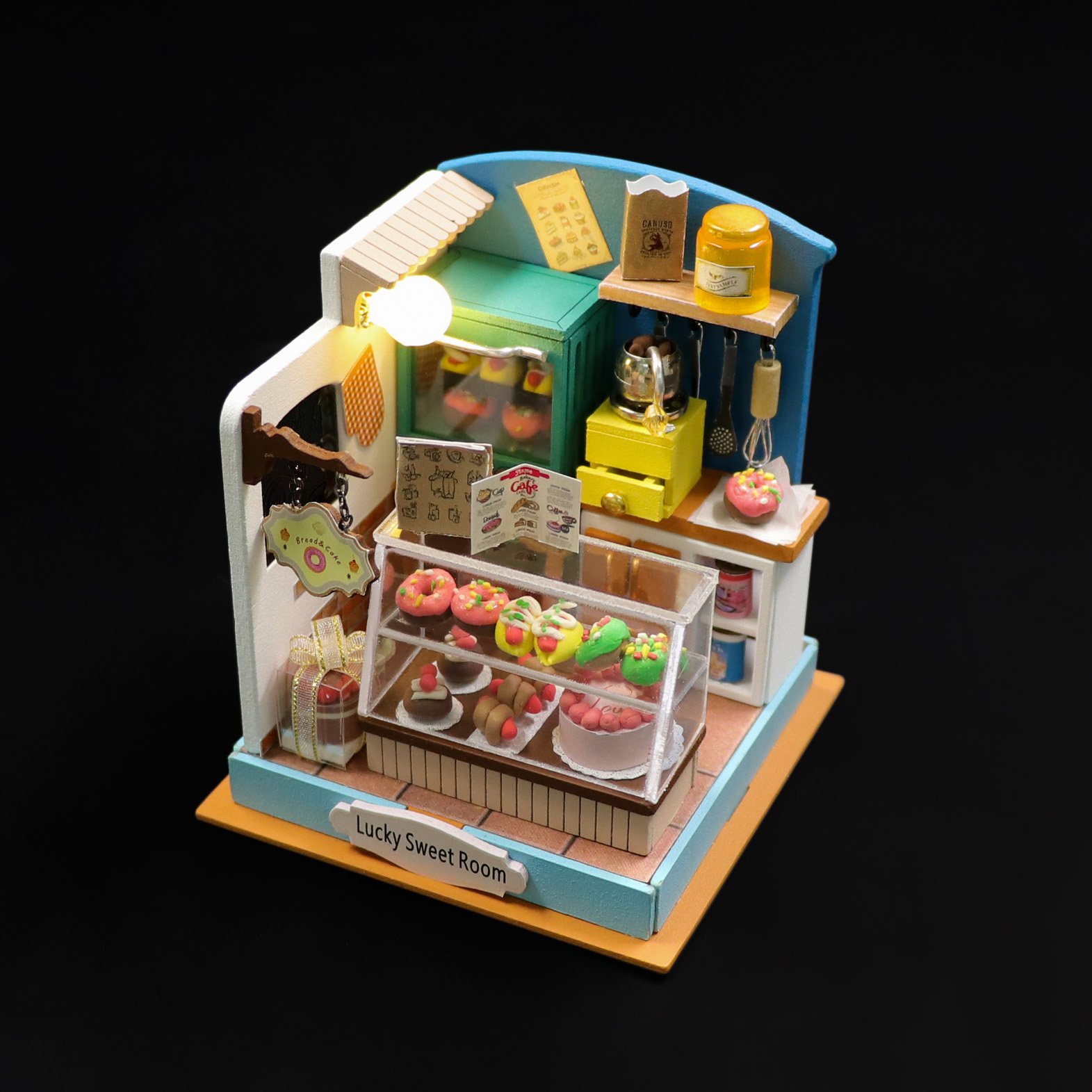 Lucky_sweet_room_dark Lucky Sweet Room - Image 1